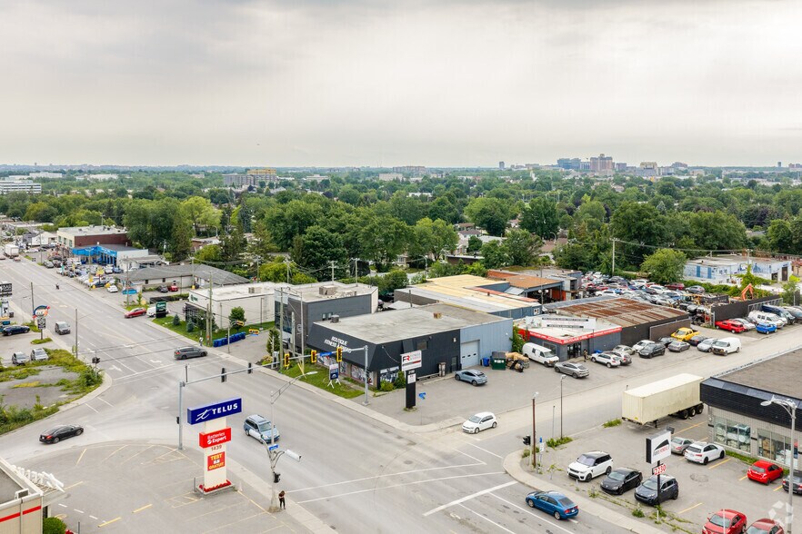 More Photos Of 2190 Boul Des Laurentides, Laval General Retail For Sale