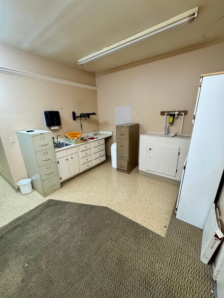 More Photos Of 206 Main St, Gleason Office For Sale