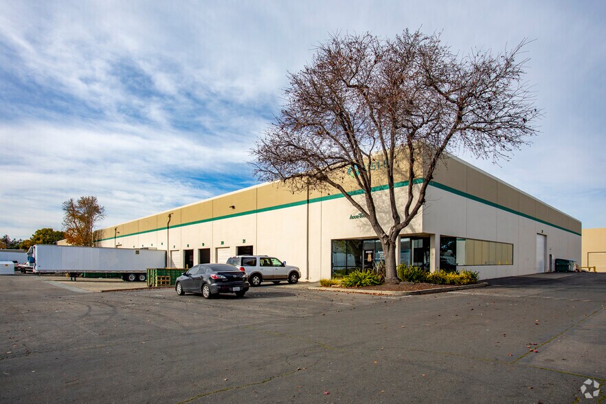 Primary Photo Of 2351-2357 Lincoln Ave, Hayward Warehouse For Lease