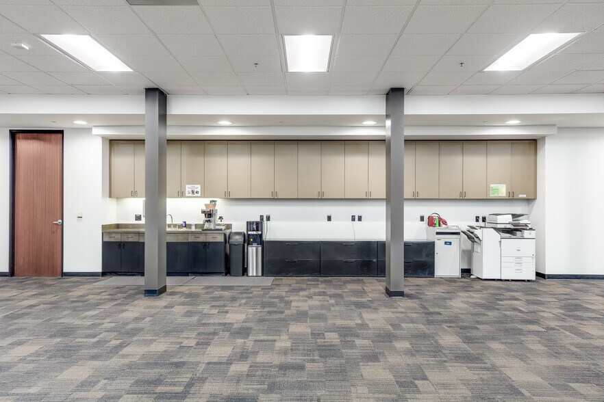 More Photos Of 390-392 Potrero Ave, Sunnyvale Research And Development For Lease