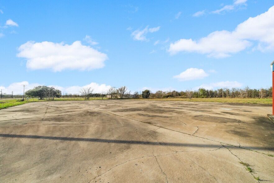 More Photos Of 149 County Road 219, Bay City Warehouse For Sale