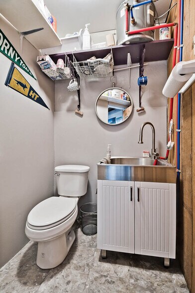 More Photos Of 87 Spring St, Eureka Springs Storefront Retail Residential For Sale