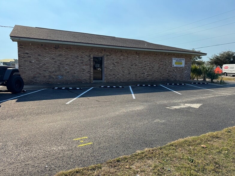 More Photos Of 114-116 Benning Dr, Destin Storefront For Sale