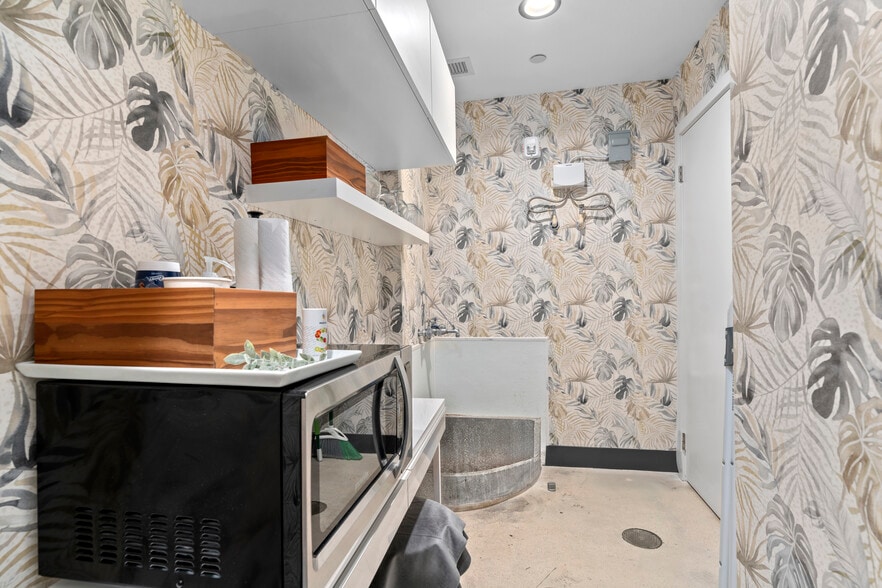 More Photos Of 301 Altara Ave, Coral Gables Apartments For Sale