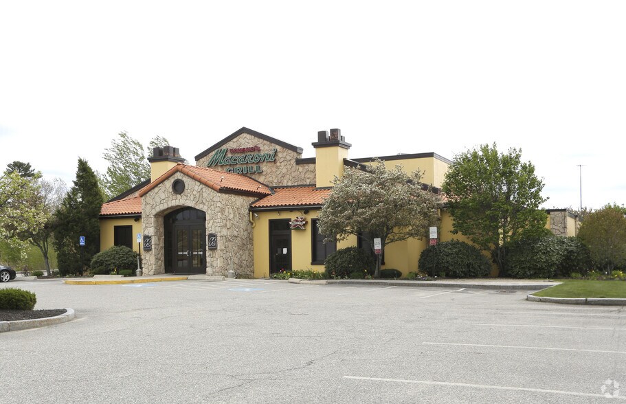 More Photos Of 415 Philbrook Ave, South Portland Restaurant For Lease