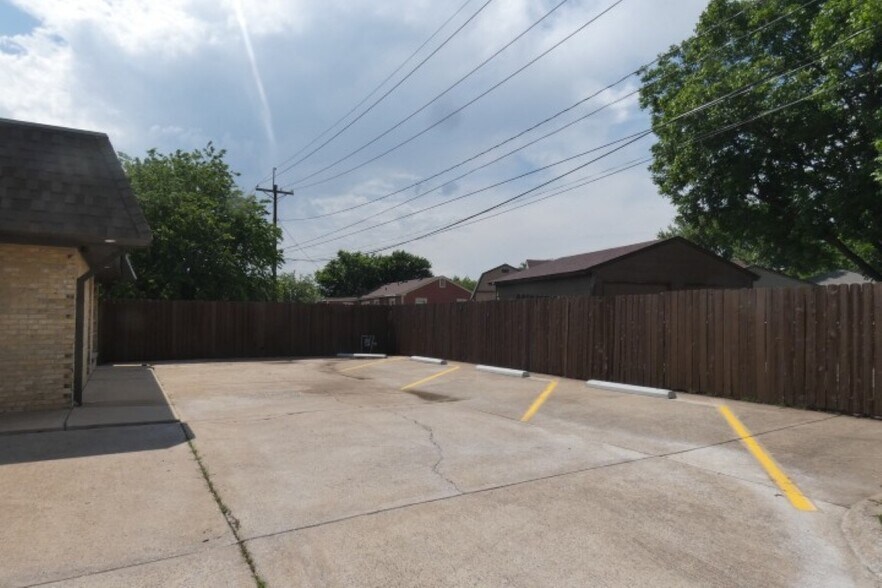 More Photos Of 2101 NW Ferris Ave, Lawton Office For Sale