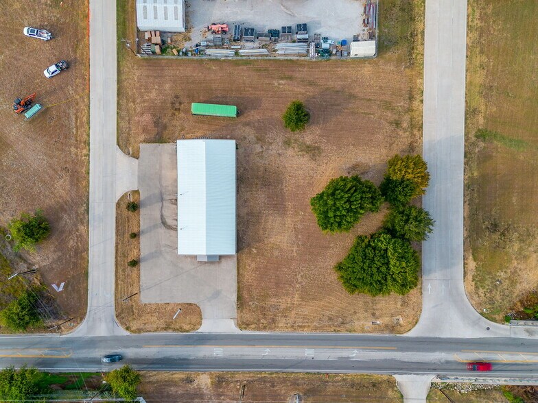 More Photos Of 10450 E Bankhead Hwy, Aledo Flex For Sale