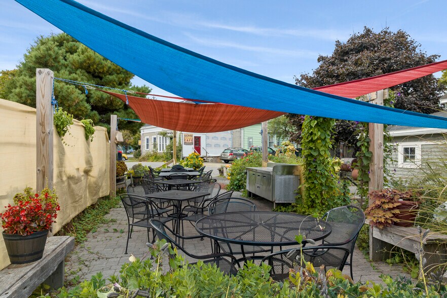 More Photos Of 650 Main St, Rockland Restaurant For Sale