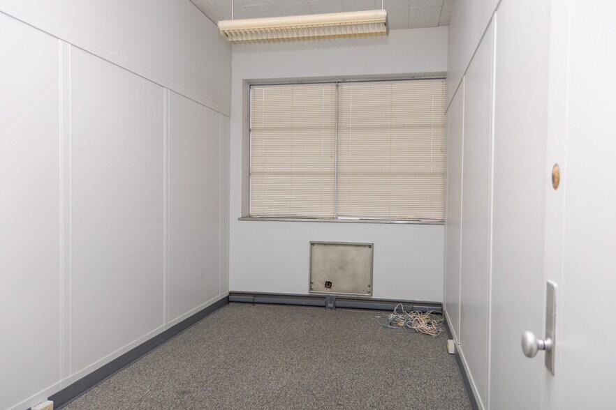 More Photos Of 801 Hazlett Ave, Wheeling Office For Sale