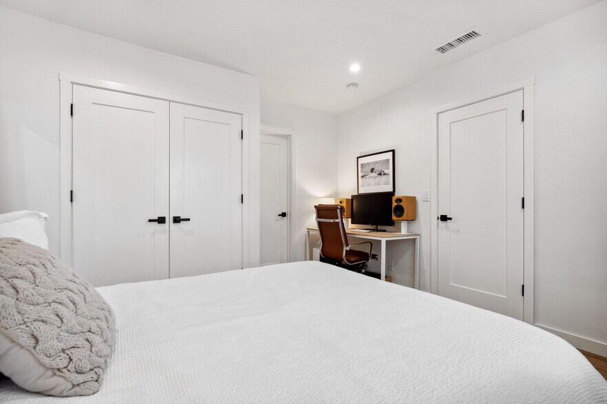 More Photos Of 4852 S Centinela Ave, Los Angeles Multifamily For Sale