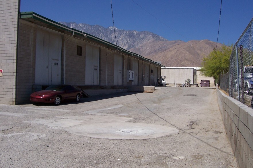 More Photos Of 188-290 W San Rafael Dr, Palm Springs Warehouse For Lease