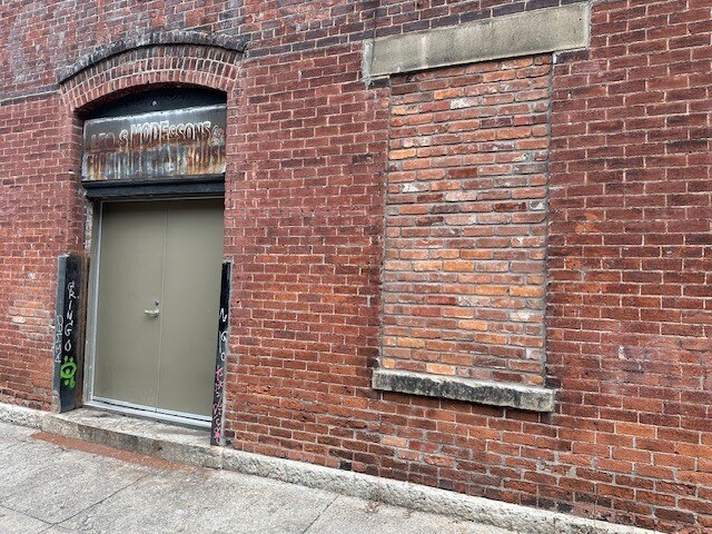 More Photos Of 1318 Clay St, Cincinnati Warehouse For Lease