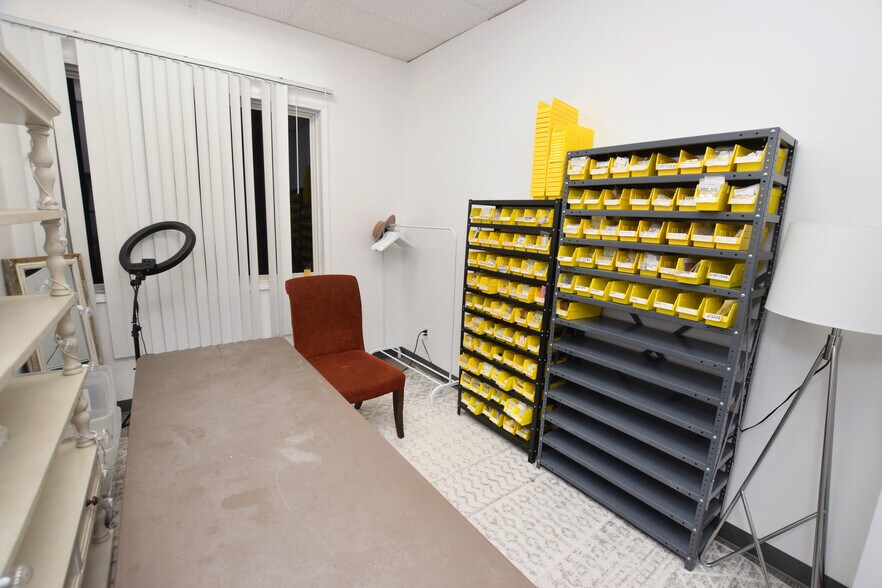 More Photos Of 5488 Richfield Rd, Flint Warehouse For Sale