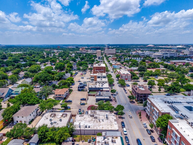 More Photos Of 1065 W Magnolia Ave, Fort Worth Office For Sale