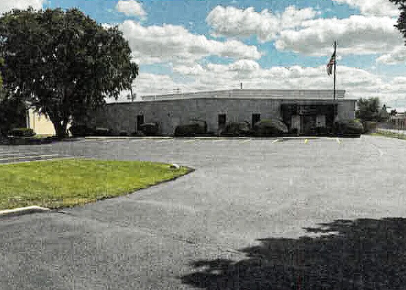 Primary Photo Of 1725 Weld Rd, Elgin Warehouse For Sale