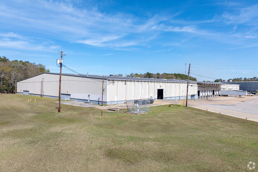 More Photos Of 119 Anderson Ct, Dothan Warehouse For Lease