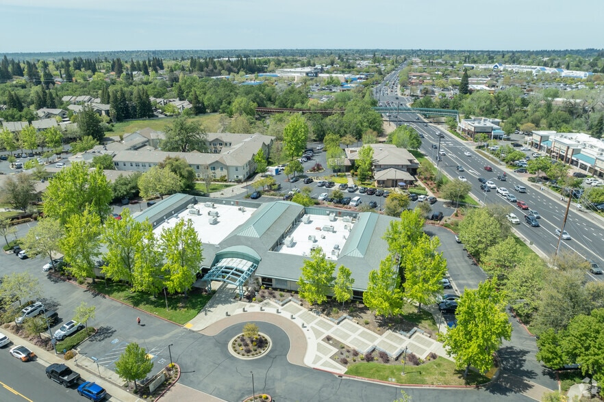 More Photos Of 1561 Creekside Dr, Folsom Medical For Lease