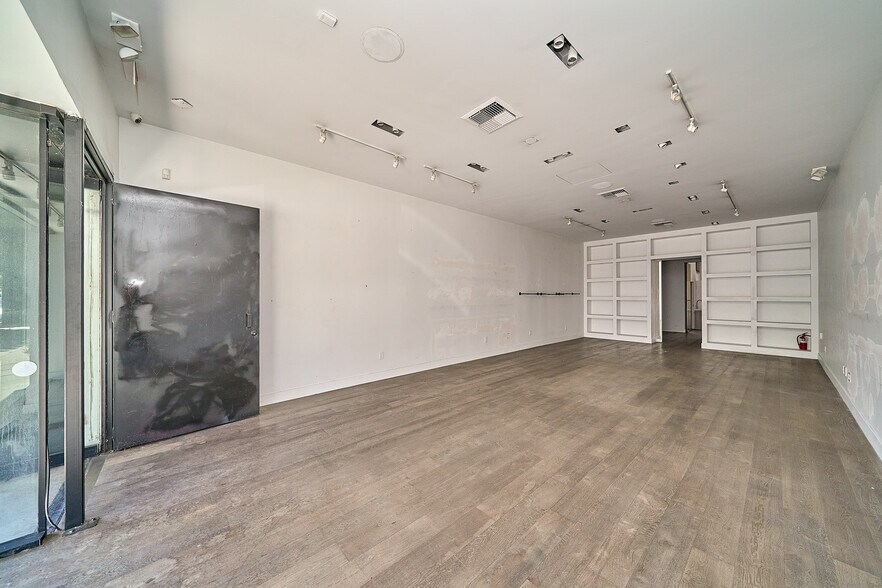 More Photos Of 112-122 S Robertson Blvd, Los Angeles Storefront Retail Office For Sale