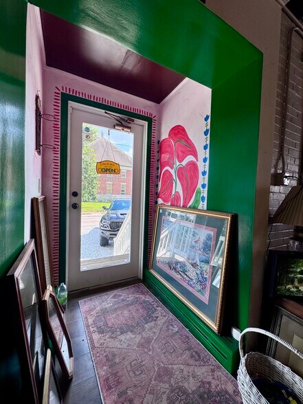 More Photos Of 127 W Calhoun St, Macomb Freestanding For Sale