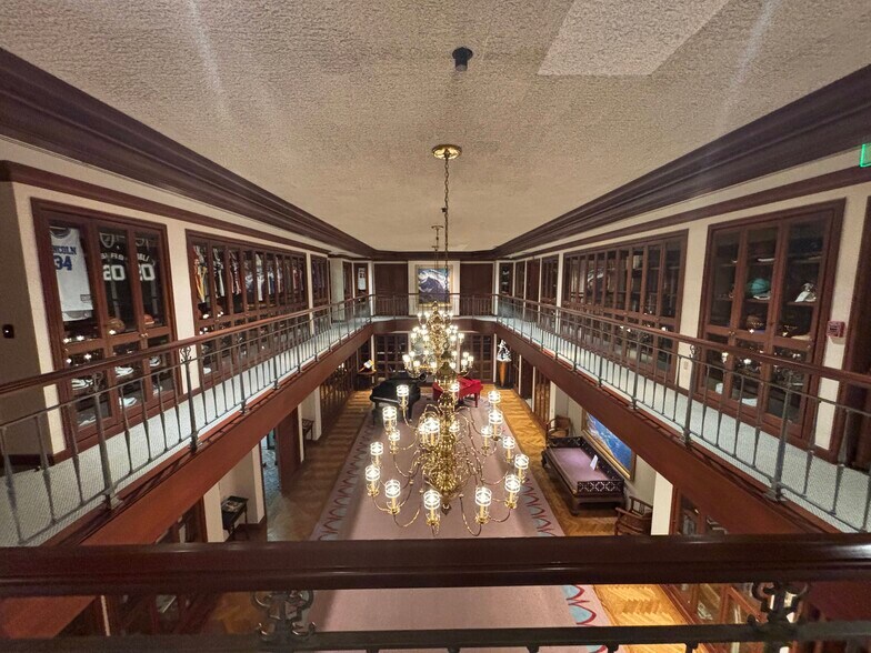 More Photos Of 1134 Kline St, La Jolla Public Library For Lease