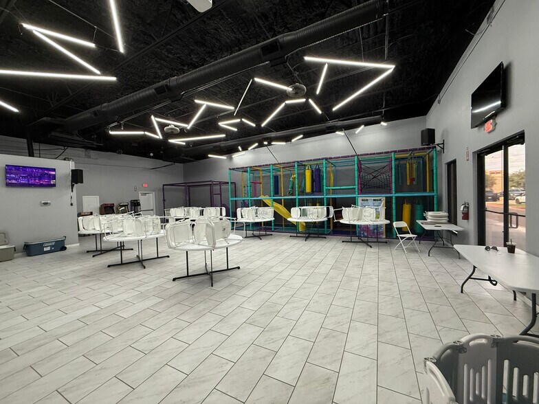 More Photos Of 2715 E Del Mar Blvd, Laredo General Retail For Sale