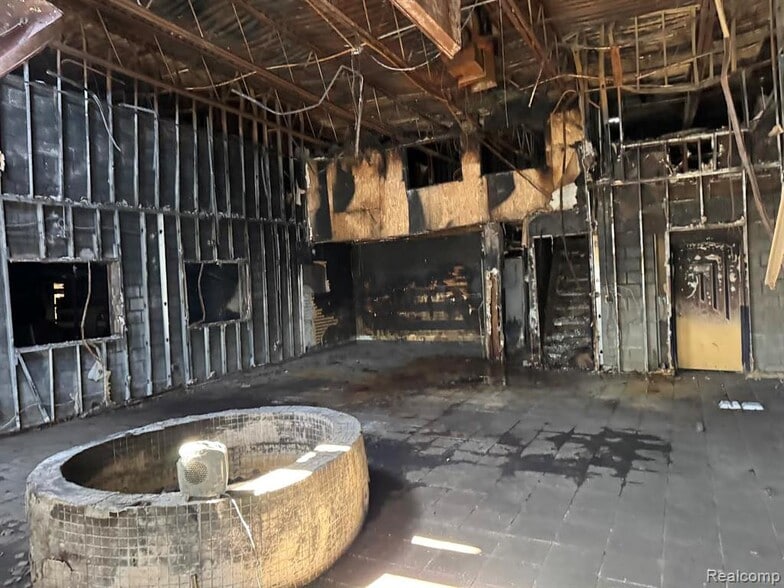 More Photos Of 14201 Wyoming St, Detroit Auto Repair For Sale