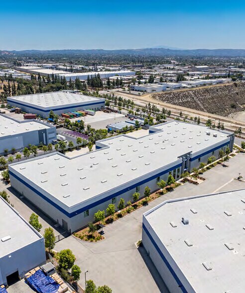 More Photos Of 1011 N Todd Ave, Azusa Warehouse For Lease