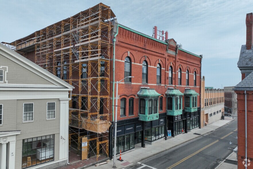 Primary Photo Of 11-13 Pleasant St, Gloucester Office For Lease