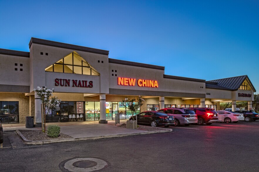 More Photos Of 6044 S 16th St, Phoenix Storefront For Sale