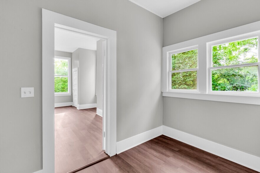 More Photos Of 123 Cottrell st, West Point Multifamily For Sale