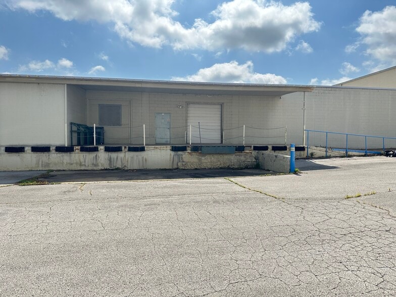 More Photos Of 6310 E 13th St, Tulsa Manufacturing For Sale