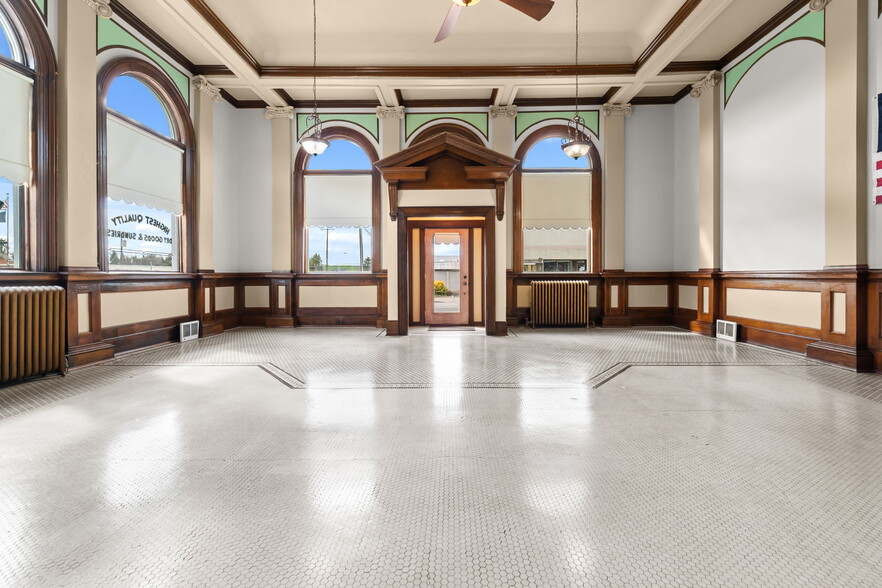 More Photos Of 102 Crosby St, Tekoa Flex For Sale