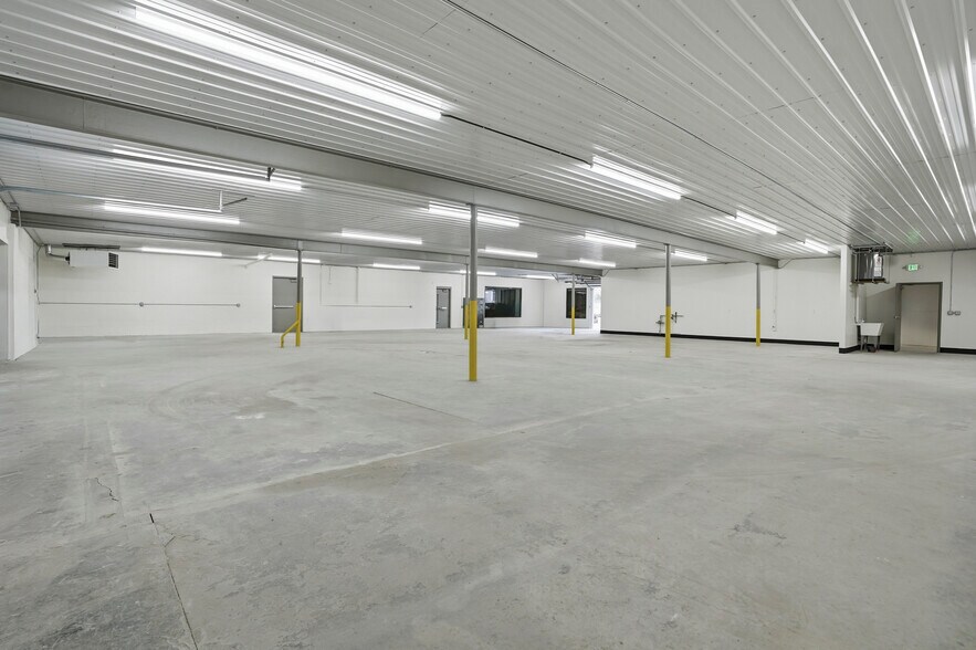 More Photos Of 4455-4477 Garfield St, Denver Warehouse For Sale