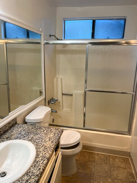 More Photos Of 13956 Vanowen St, Van Nuys Apartments For Sale