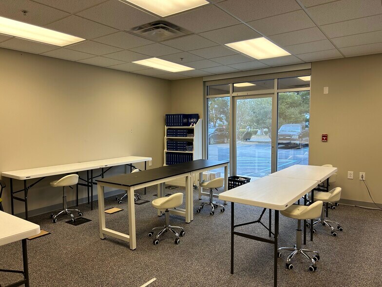 Primary Photo Of 804-820 Port Centre Pky, Portsmouth Light Manufacturing For Lease