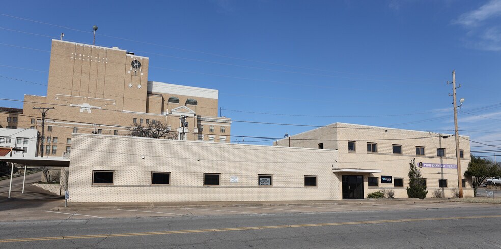 More Photos Of 301 N 2nd St, Mcalester Medical For Lease