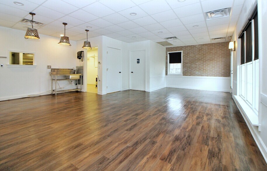 More Photos Of 101 Elm Ave, Louisa General Retail For Lease