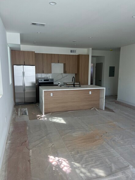 More Photos Of 13694 Erwin St, Van Nuys Apartments For Lease