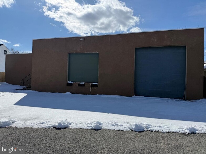 Primary Photo Of 7 Cherry St, Pedricktown Apartments For Sale