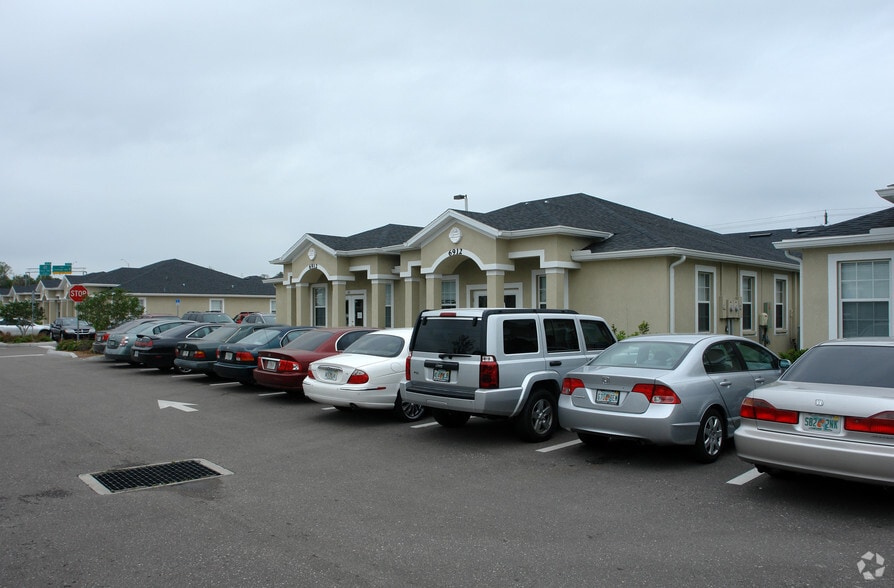 More Photos Of 6912 W Linebaugh Ave, Tampa Medical For Lease