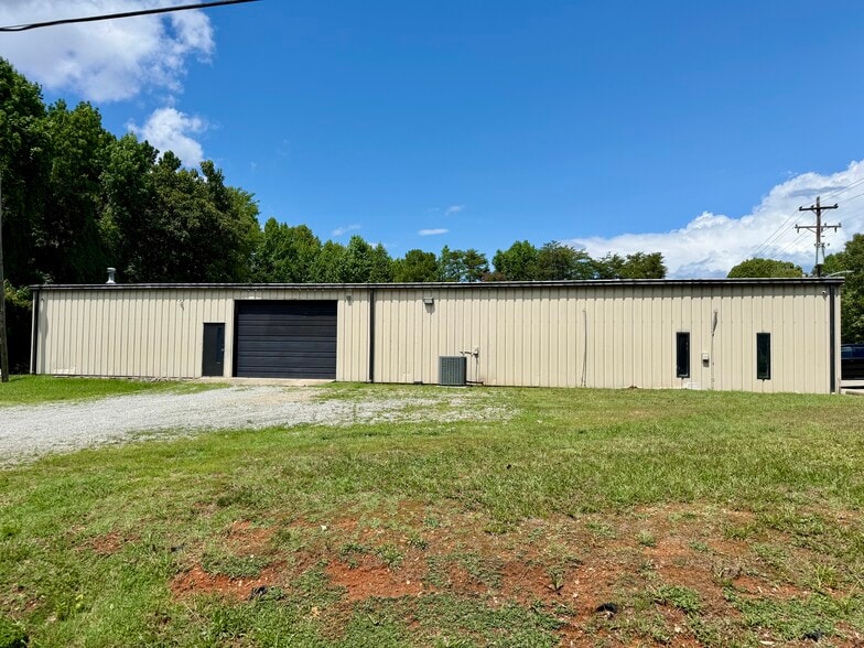 More Photos Of 1710 Belmar St, High Point Warehouse For Sale