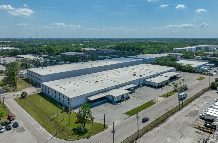 More Photos Of 3750 Bengert St, Orlando Warehouse For Lease