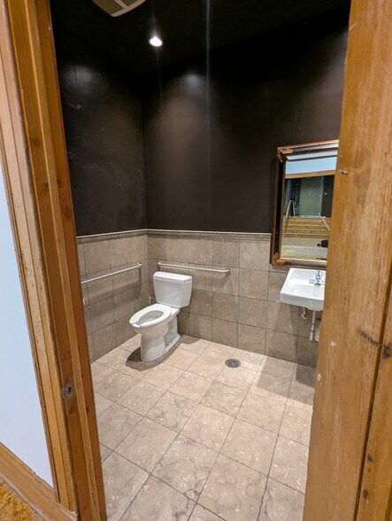 More Photos Of 238 N Broadway, Denver Storefront Retail Office For Lease