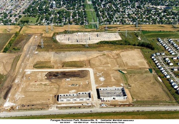 More Photos Of 552-588 W Taylor Rd, Romeoville Showroom For Lease