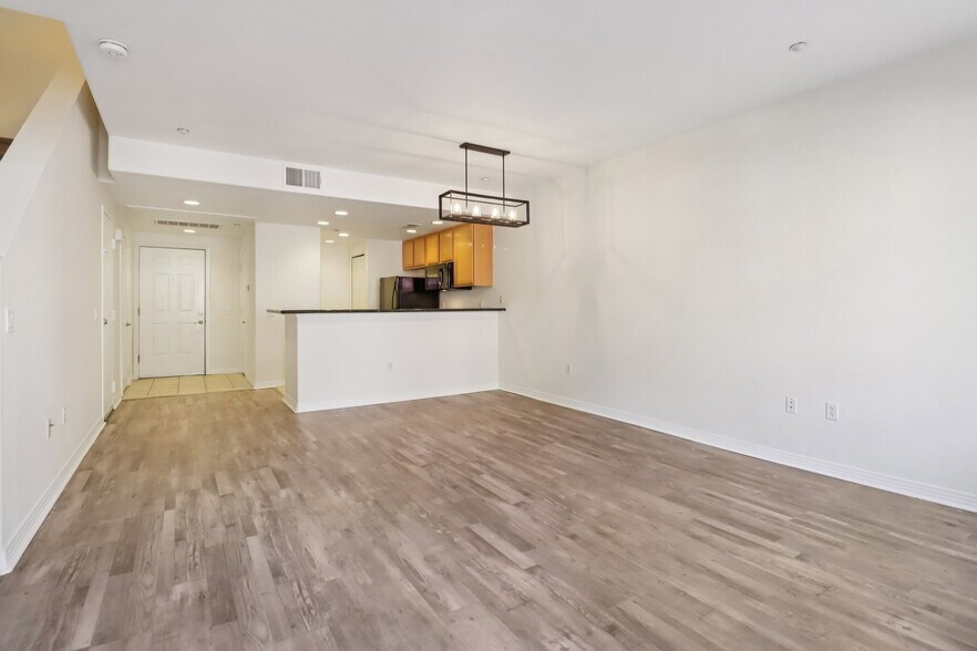 More Photos Of 1501 India St, San Diego Apartments For Sale