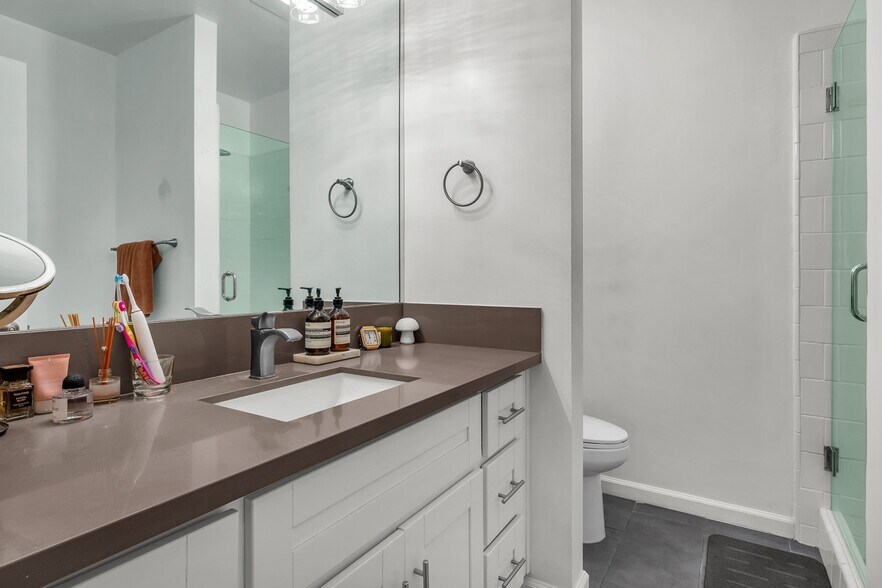 More Photos Of 1630 Hilts Ave, Los Angeles Apartments For Sale