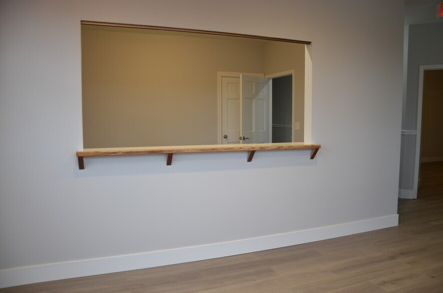 More Photos Of 510 Collins St, Joliet Unknown For Lease