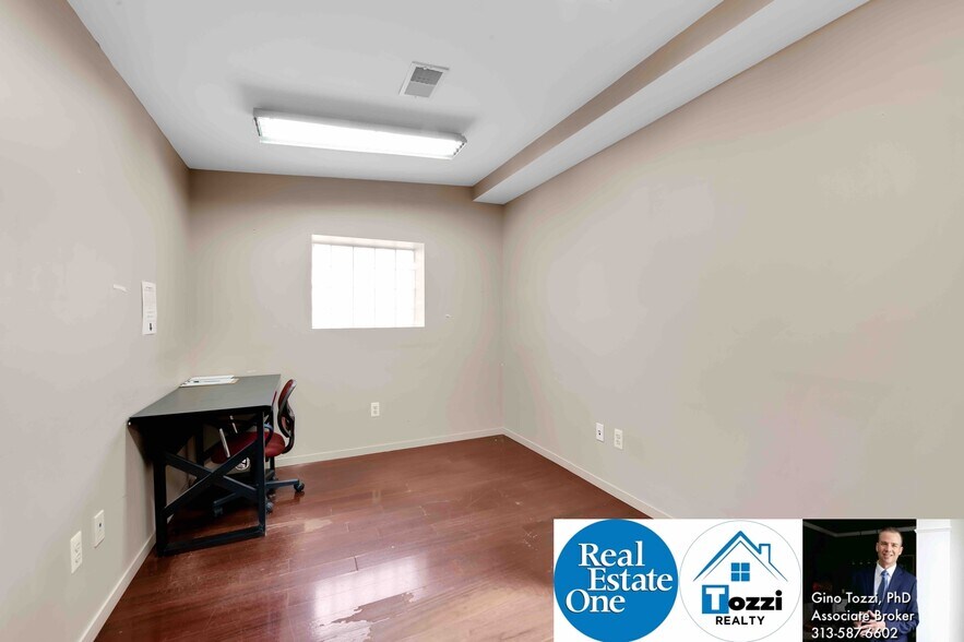 More Photos Of 27253 Van Dyke Ave, Warren Medical For Lease