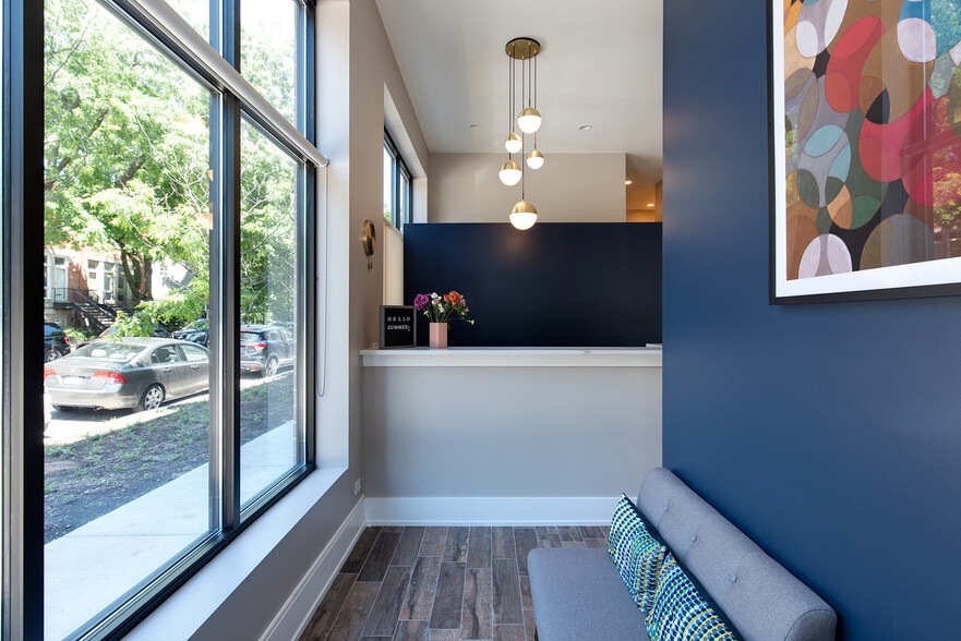 More Photos Of 2559 N Southport Ave, Chicago Storefront Retail Office For Lease