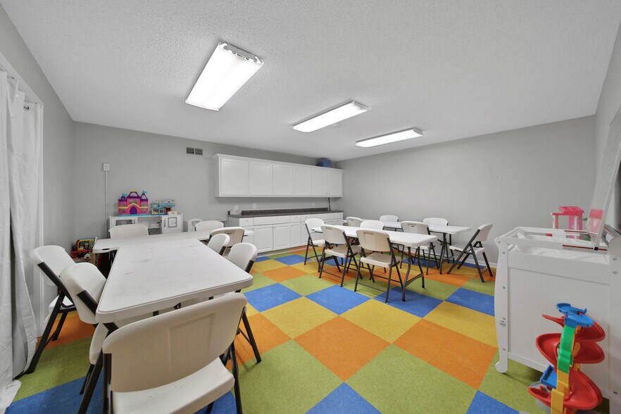 More Photos Of 6265 Shadowbend, The Woodlands Coworking Space